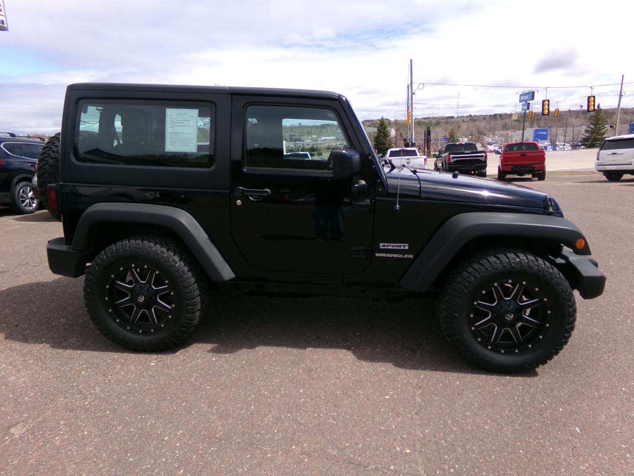Jeep Wrangler 4WD 2dr Sport 2015