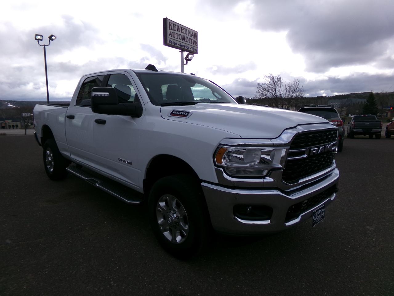 RAM 2500 Big Horn 4x4 Crew Cab 6'4" Box 2024