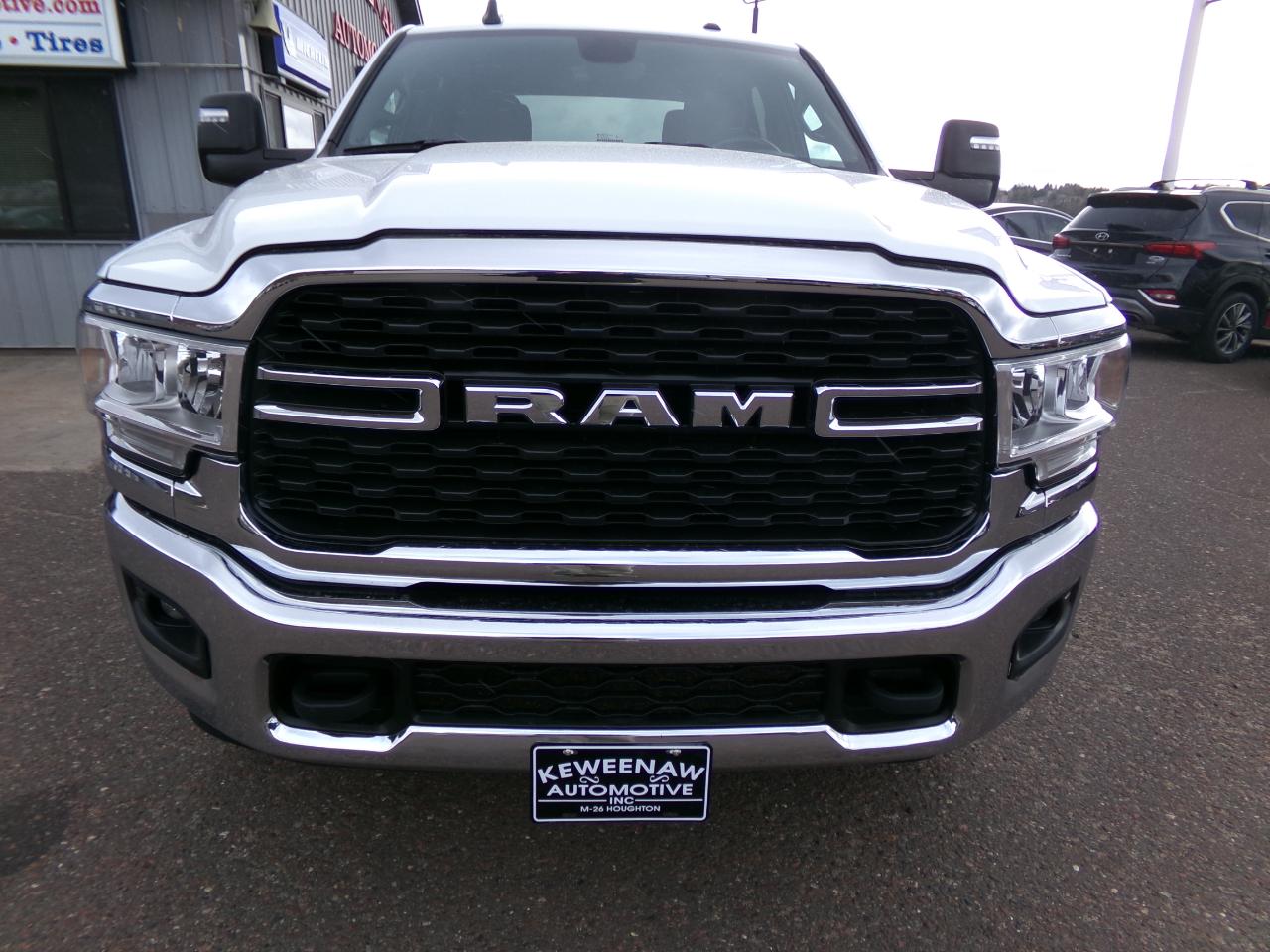 RAM 2500 Big Horn 4x4 Crew Cab 6'4" Box 2024
