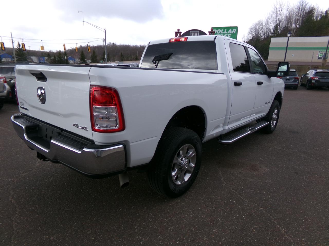 RAM 2500 Big Horn 4x4 Crew Cab 6'4" Box 2024