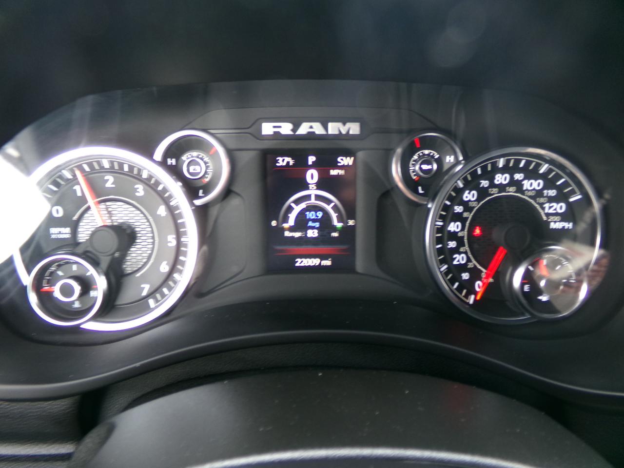 RAM 2500 Big Horn 4x4 Crew Cab 6'4" Box 2024