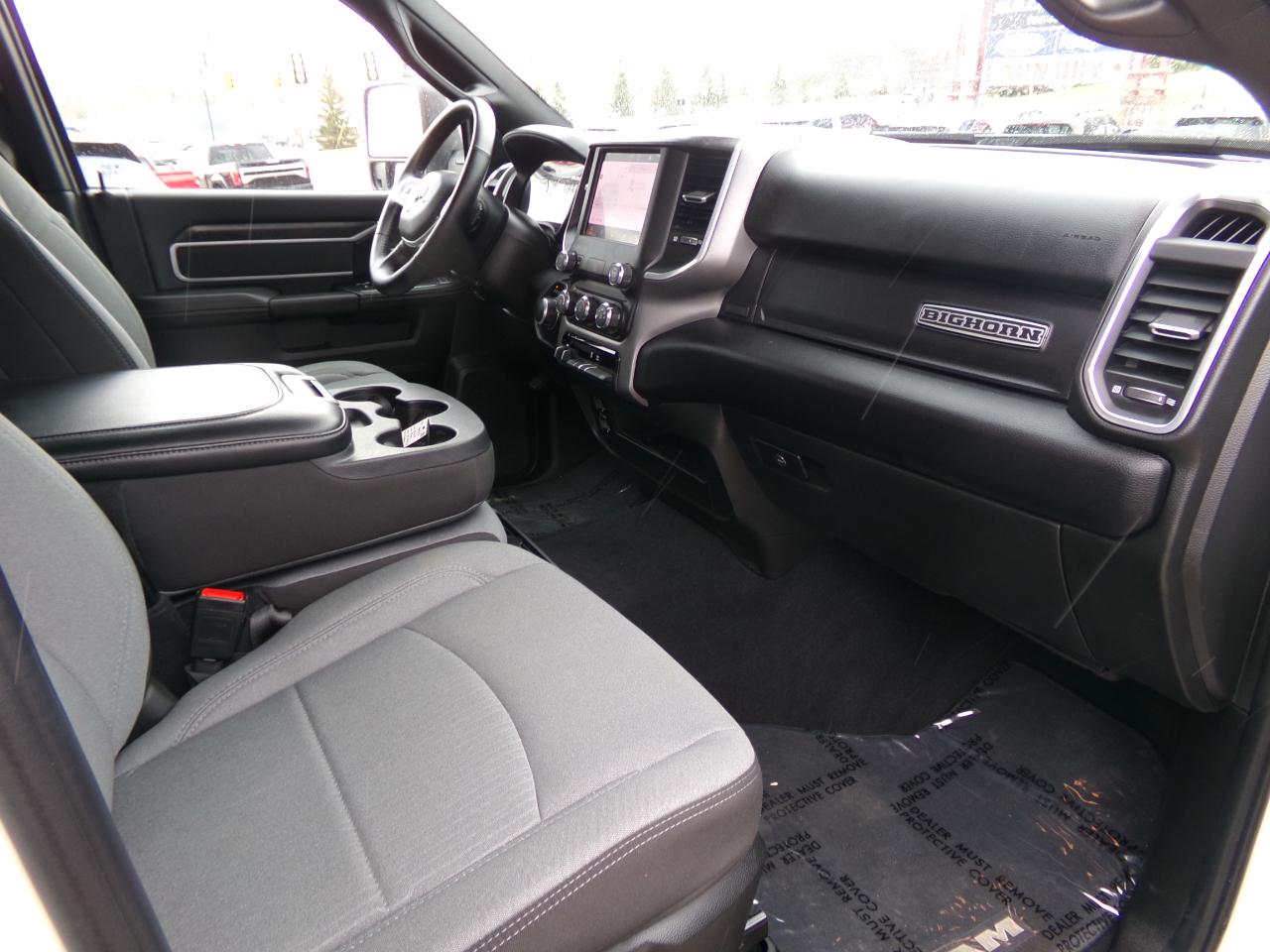 RAM 2500 Big Horn 4x4 Crew Cab 6'4" Box 2024