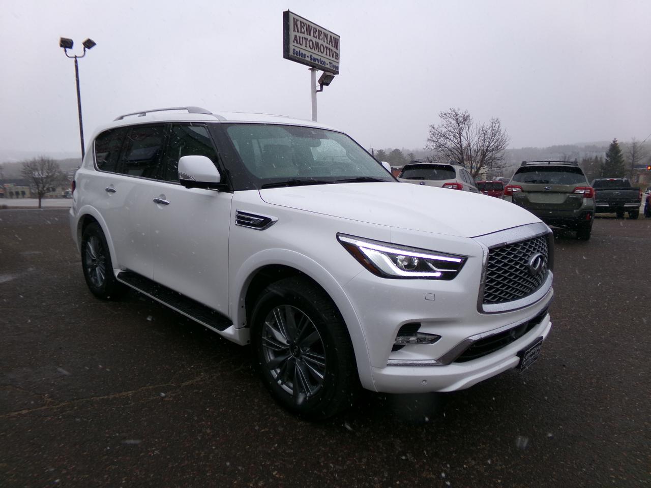 Infiniti QX80 LUXE AWD 2023