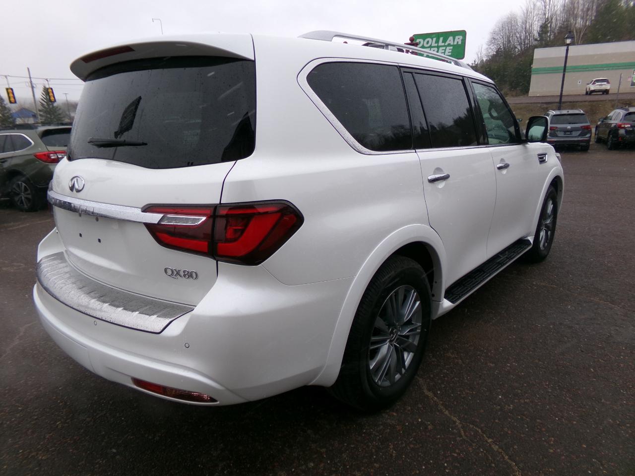 Infiniti QX80 LUXE AWD 2023