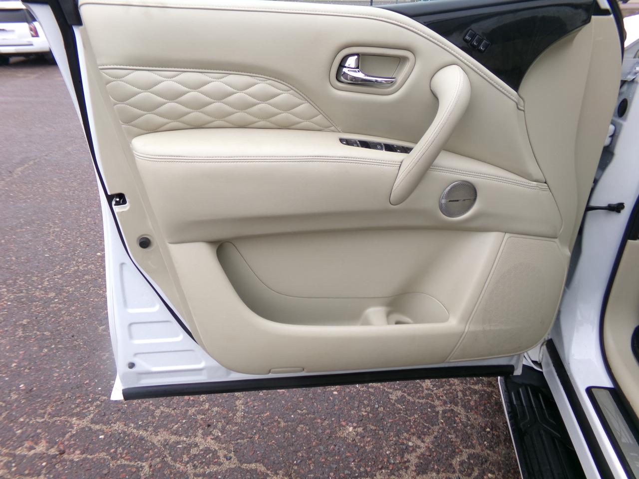Infiniti QX80 LUXE AWD 2023