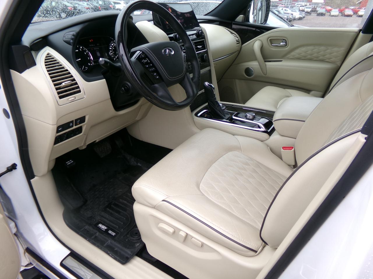 Infiniti QX80 LUXE AWD 2023