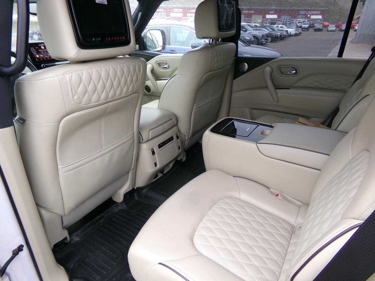 Infiniti QX80 LUXE AWD 2023