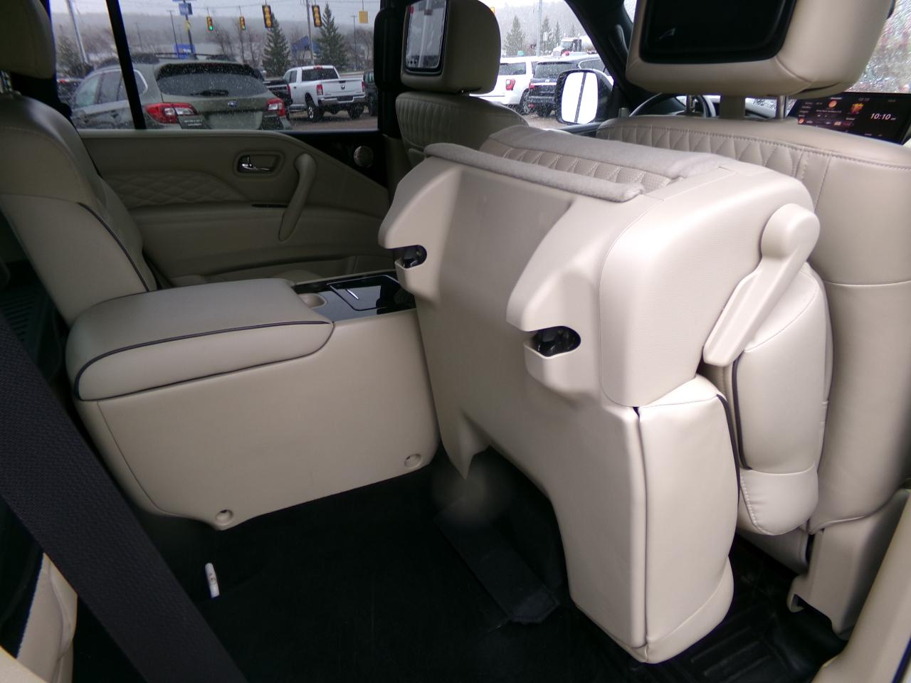 Infiniti QX80 LUXE AWD 2023