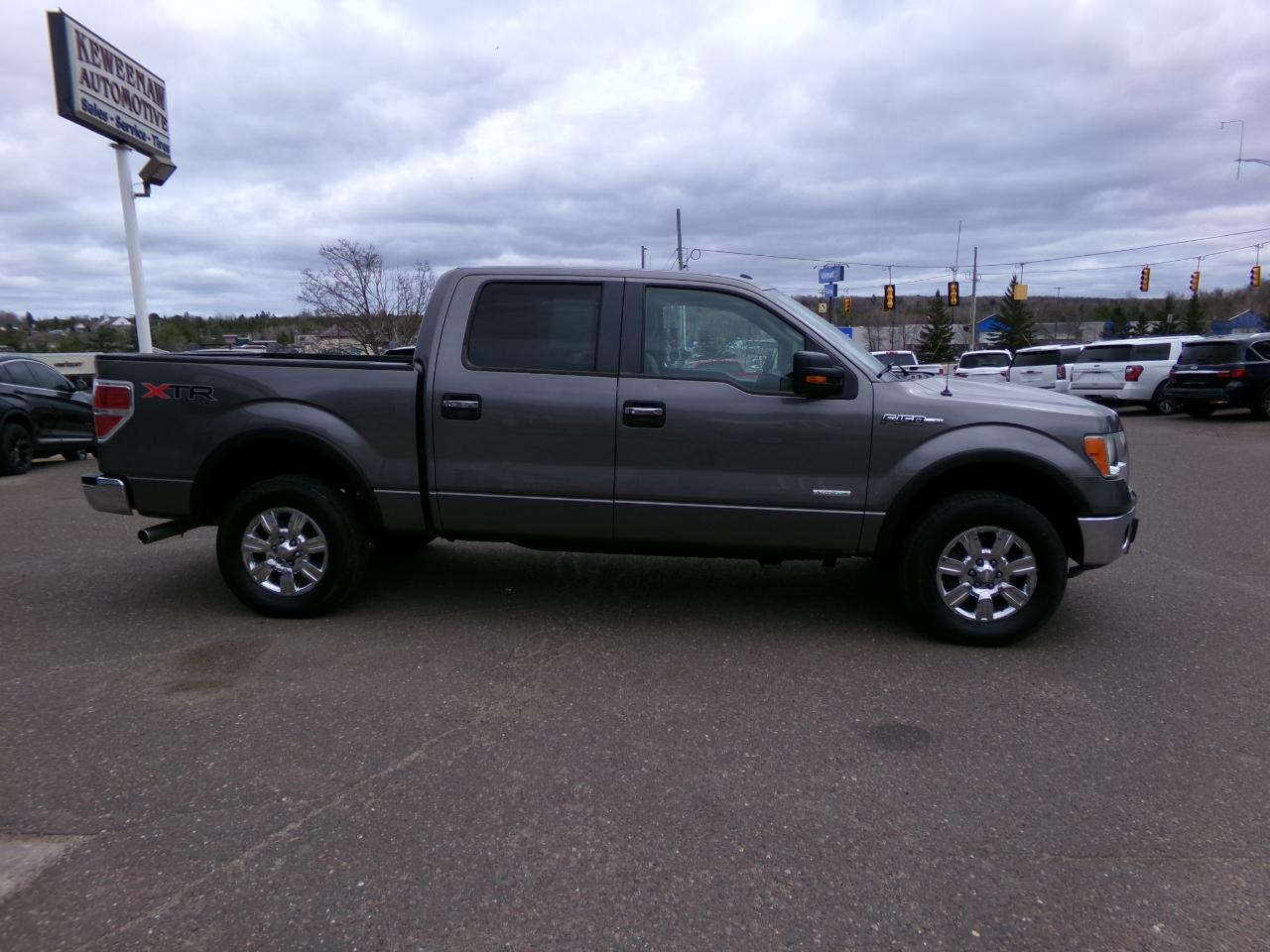 Ford F-150 4WD SuperCrew 145" XLT 2011