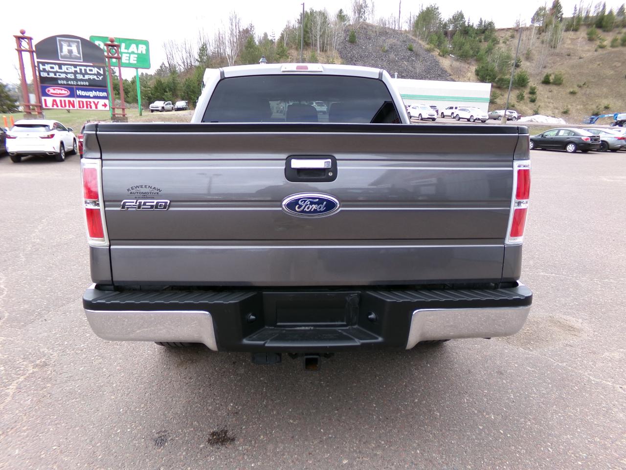 Ford F-150 4WD SuperCrew 145" XLT 2011