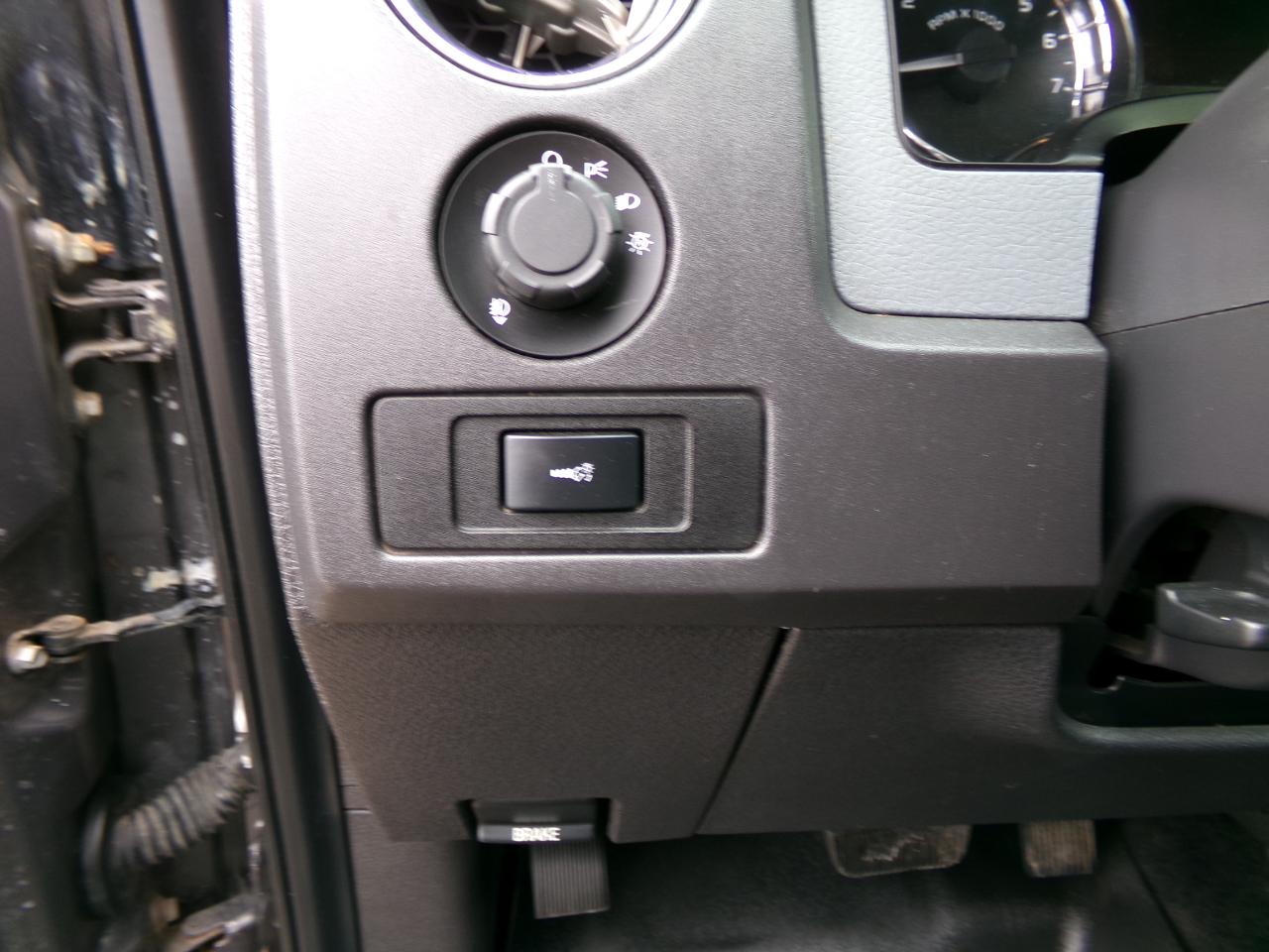 Ford F-150 4WD SuperCrew 145" XLT 2011