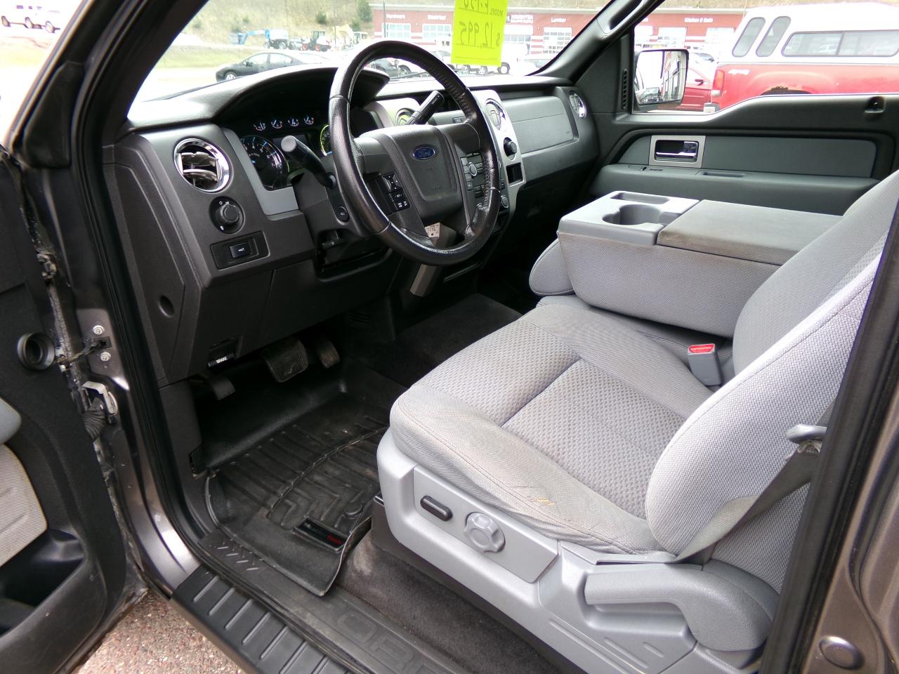 Ford F-150 4WD SuperCrew 145" XLT 2011
