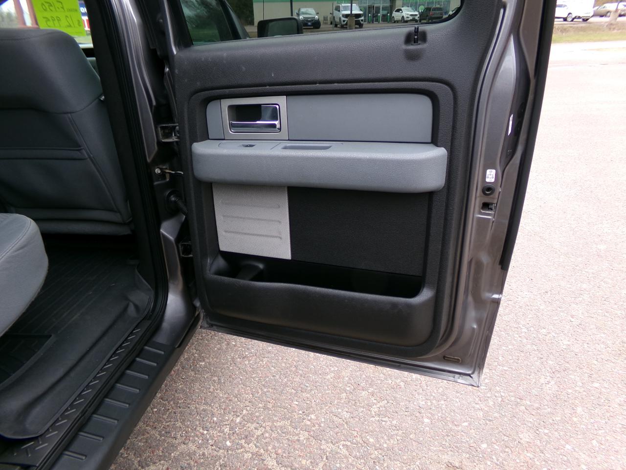 Ford F-150 4WD SuperCrew 145" XLT 2011