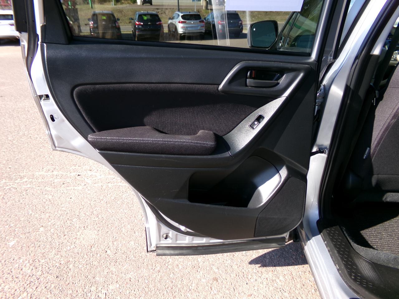 Subaru Forester 4dr CVT 2.5i Premium PZEV 2015