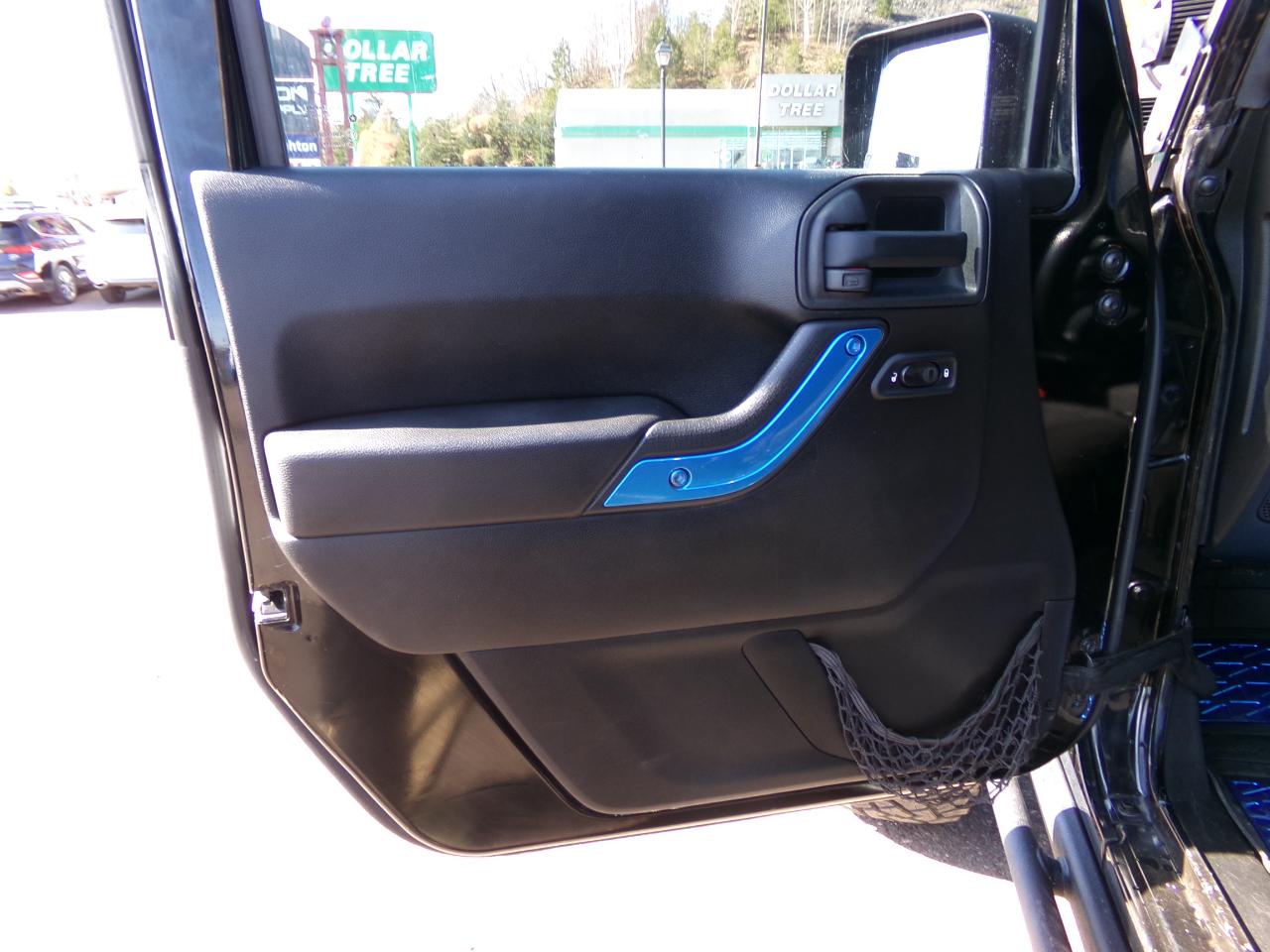 Jeep Wrangler Unlimited 4WD 4dr Sport 2013