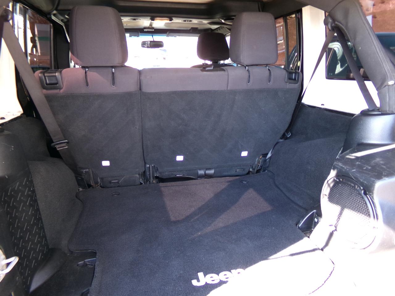 Jeep Wrangler Unlimited 4WD 4dr Sport 2013