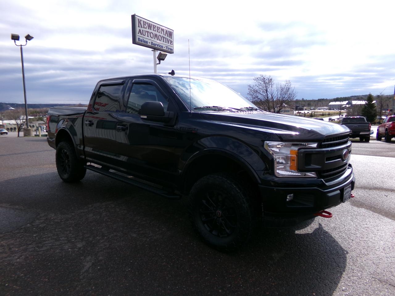 Ford F-150 4WD SuperCrew 145" XLT 2019