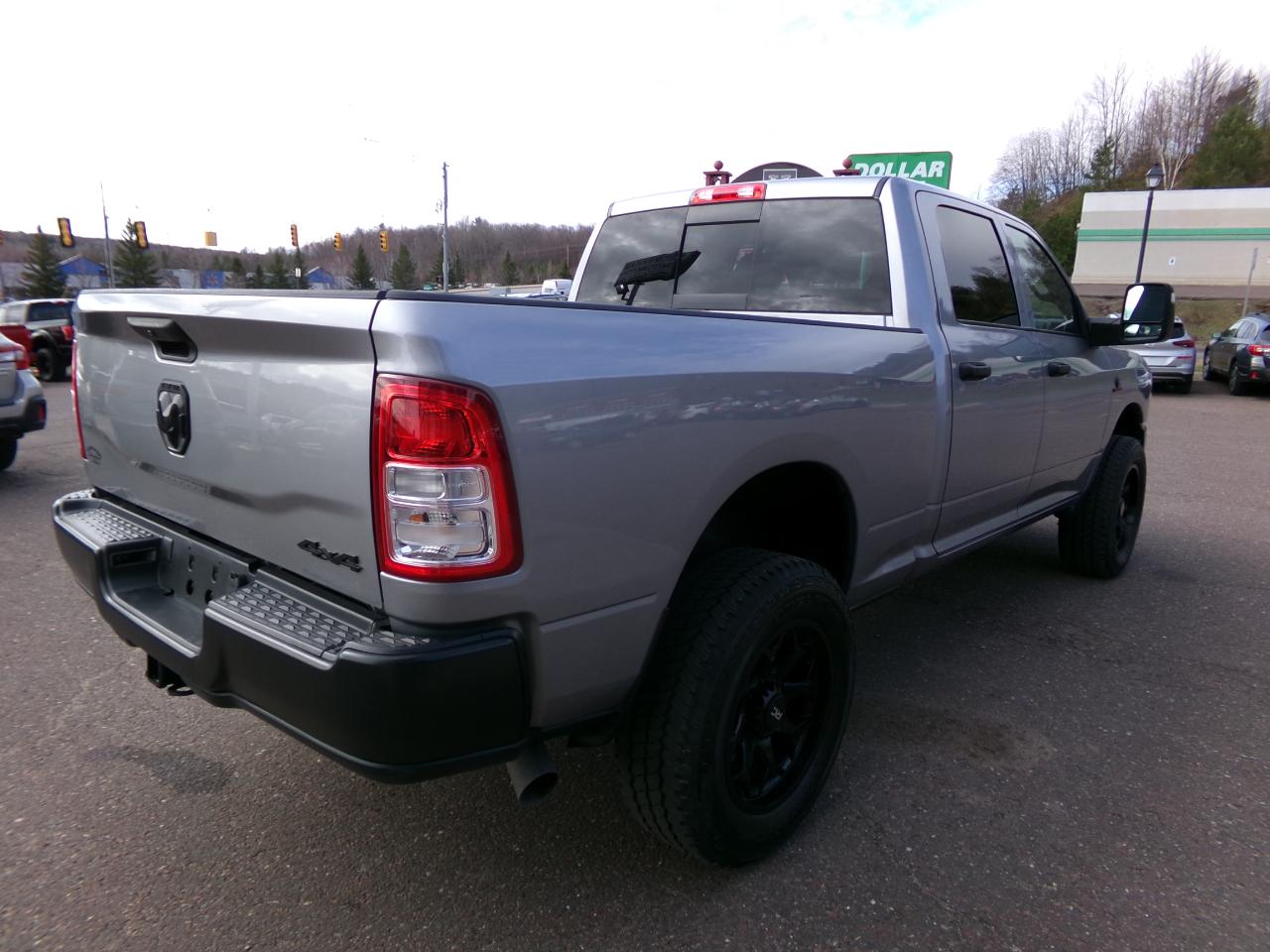 RAM 2500 Tradesman 4x4 Crew Cab 6'4" Box 2024