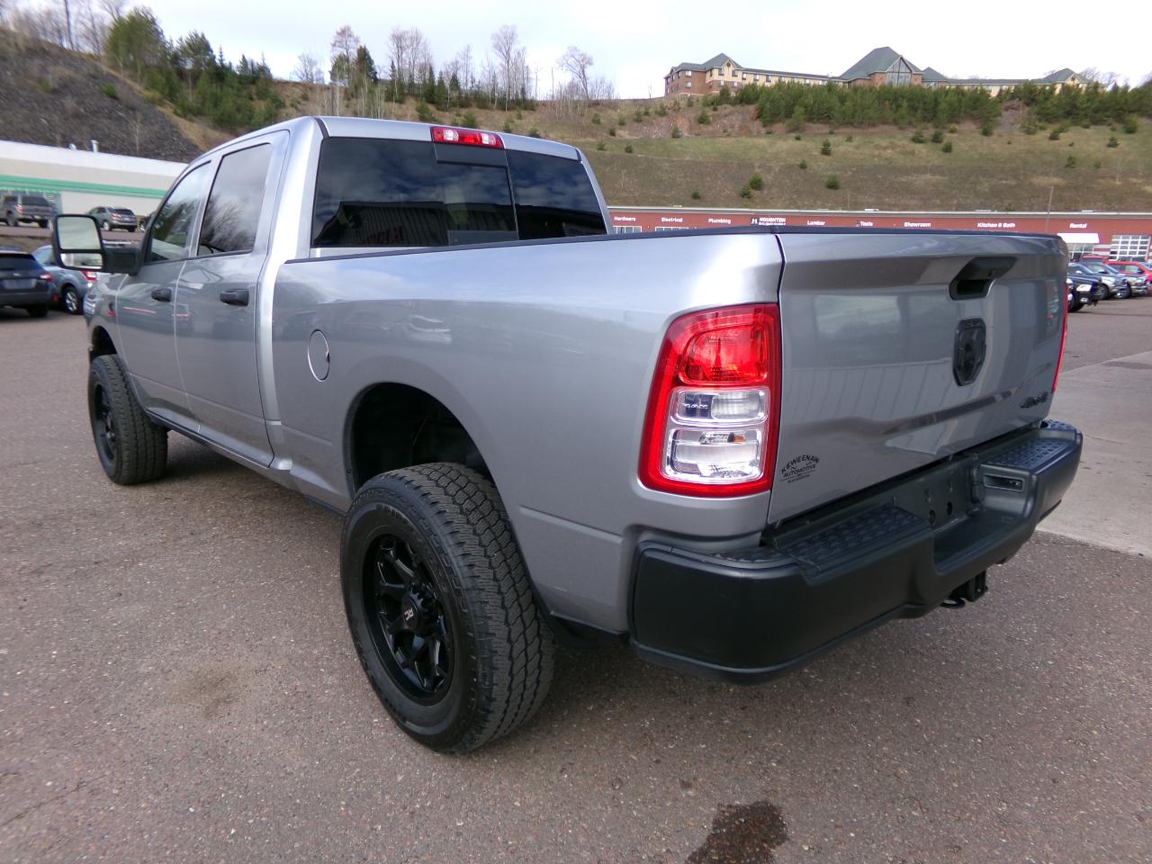RAM 2500 Tradesman 4x4 Crew Cab 6'4" Box 2024