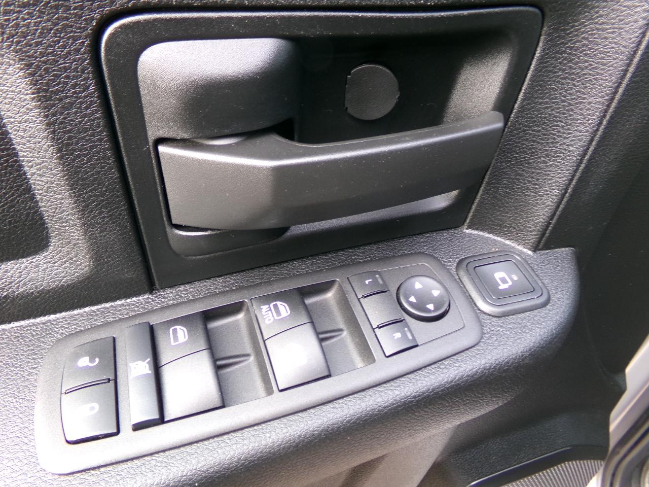 RAM 2500 Tradesman 4x4 Crew Cab 6'4" Box 2024