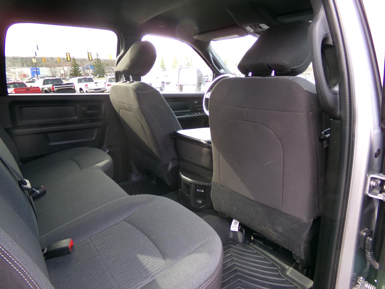 RAM 2500 Tradesman 4x4 Crew Cab 6'4" Box 2024