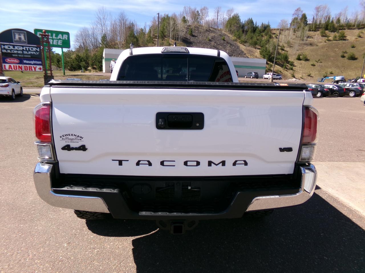 Toyota Tacoma 4WD TRD Off Road Double Cab 5' Bed V6 MT (Natl) 2019