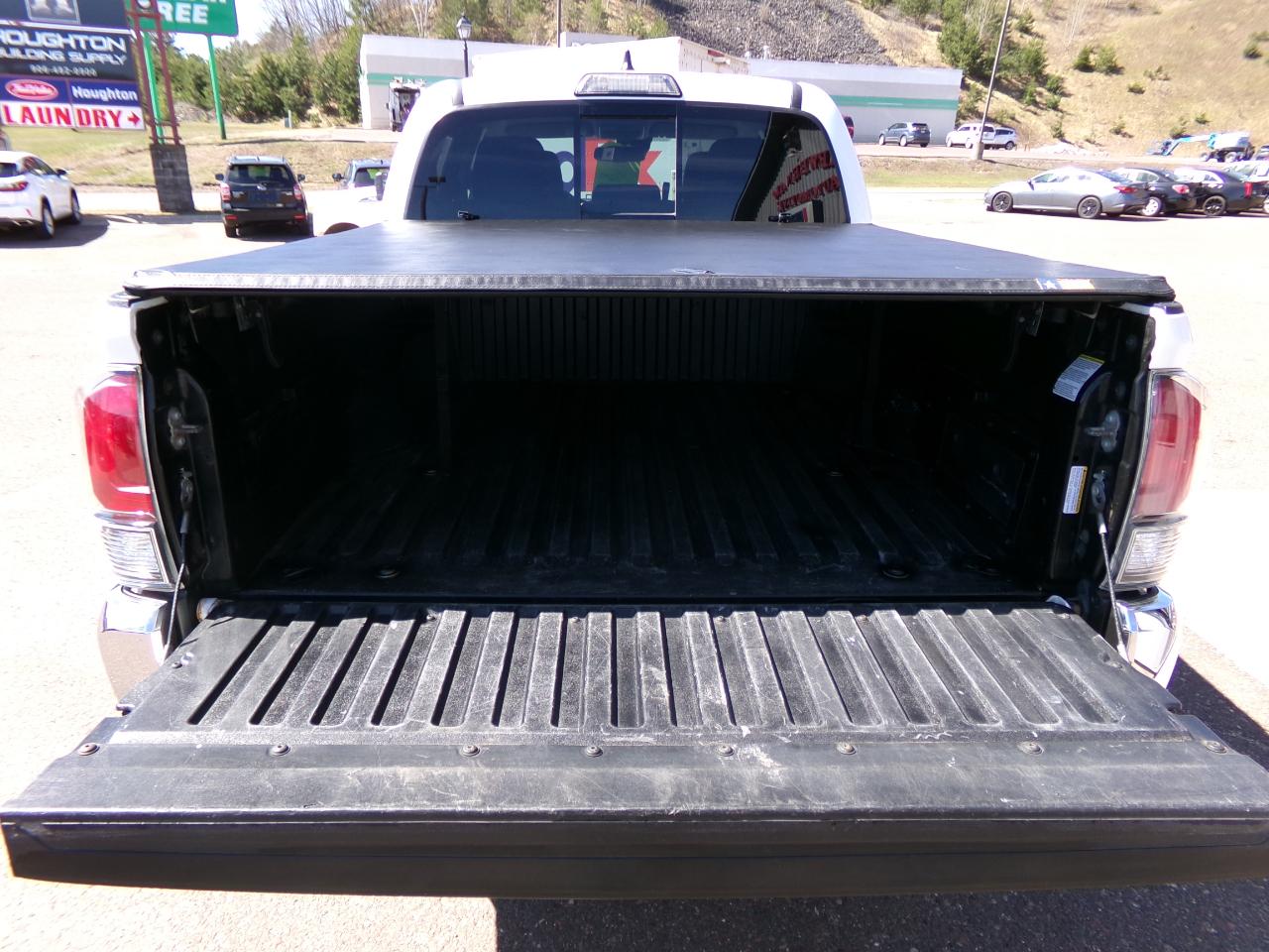 Toyota Tacoma 4WD TRD Off Road Double Cab 5' Bed V6 MT (Natl) 2019