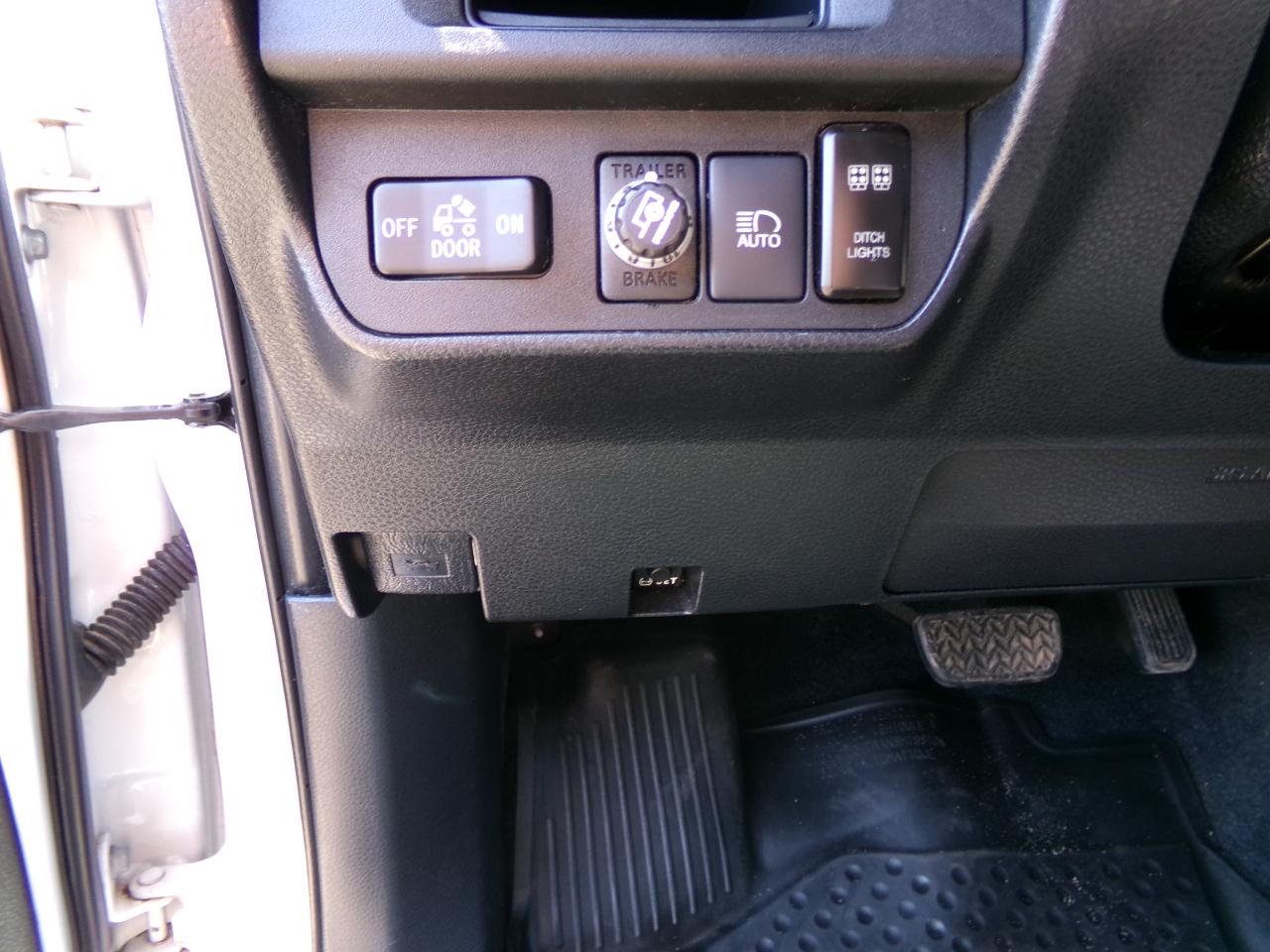 Toyota Tacoma 4WD TRD Off Road Double Cab 5' Bed V6 MT (Natl) 2019