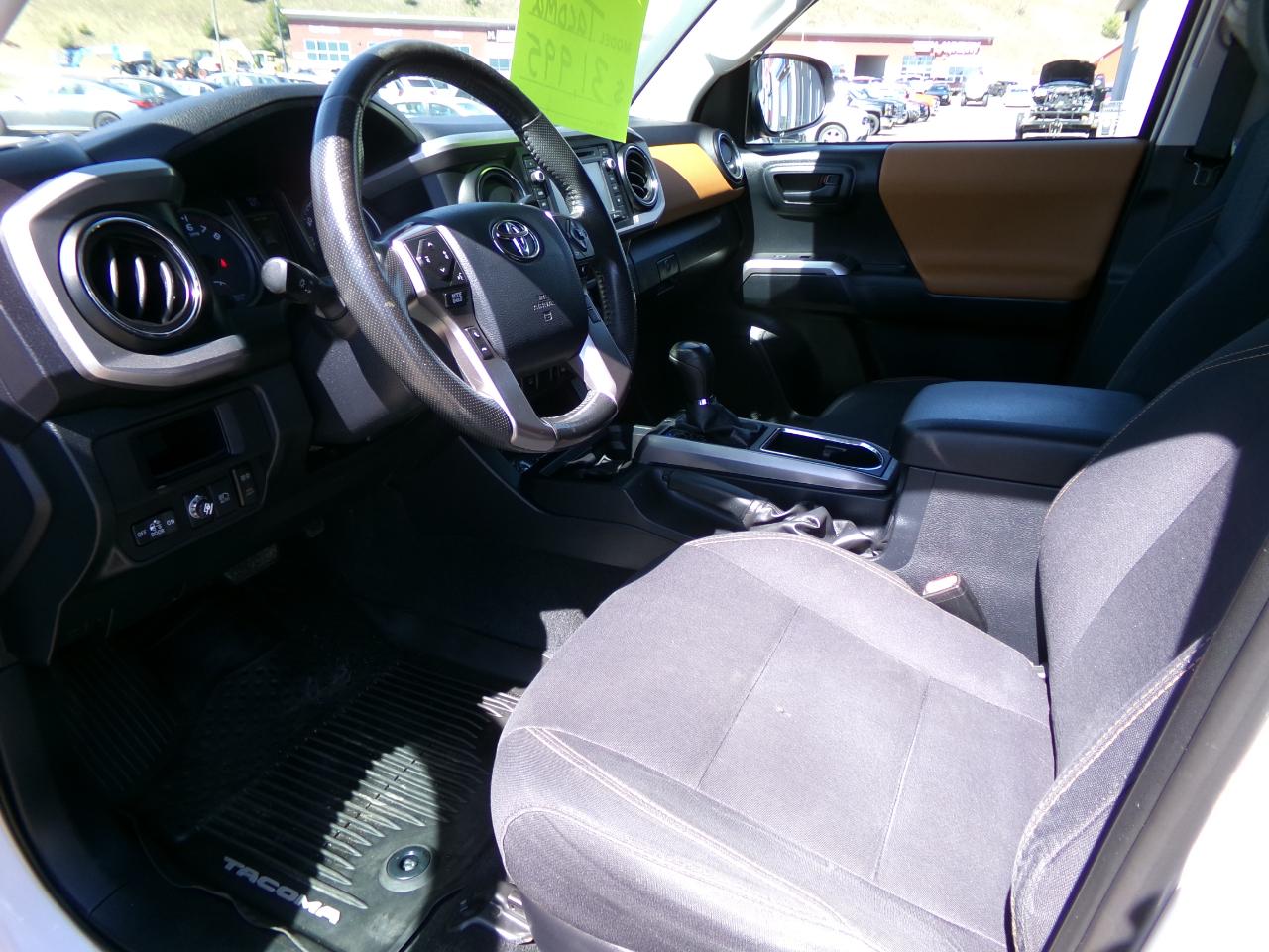 Toyota Tacoma 4WD TRD Off Road Double Cab 5' Bed V6 MT (Natl) 2019