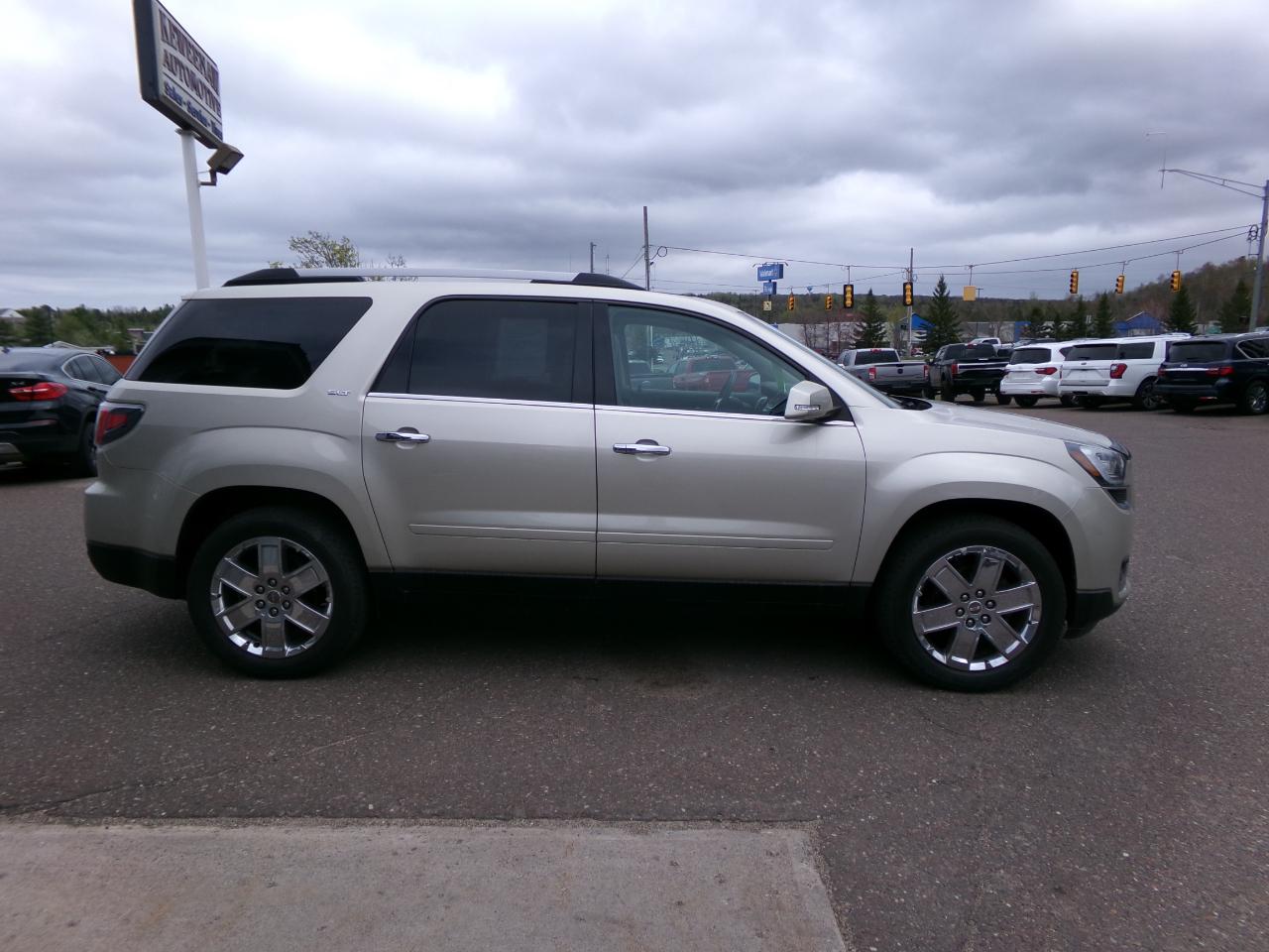 GMC Acadia Limited FWD 4dr Limited 2017