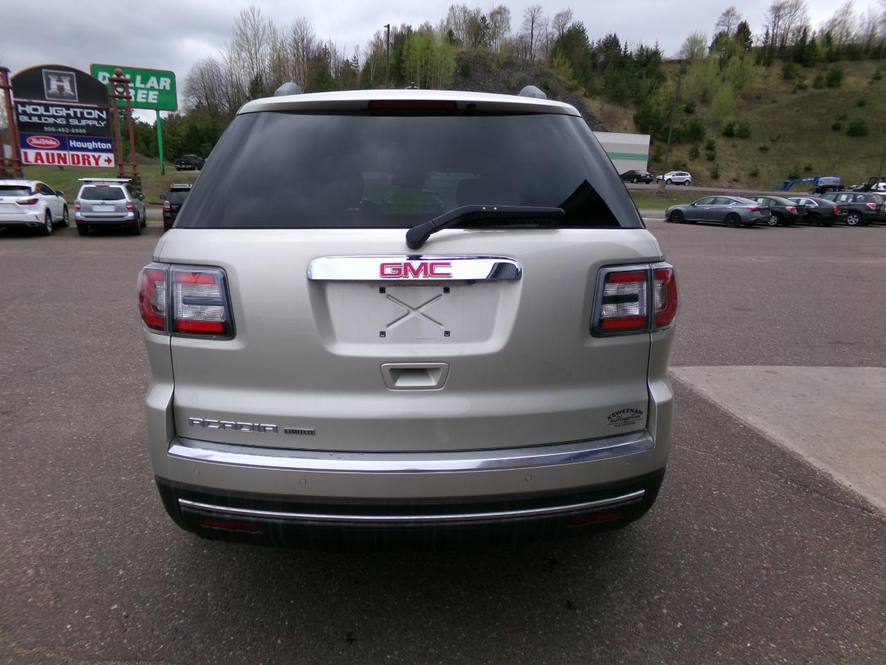 GMC Acadia Limited FWD 4dr Limited 2017