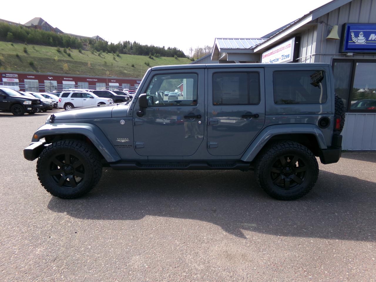 Jeep Wrangler Unlimited 4WD 4dr Sahara 2014