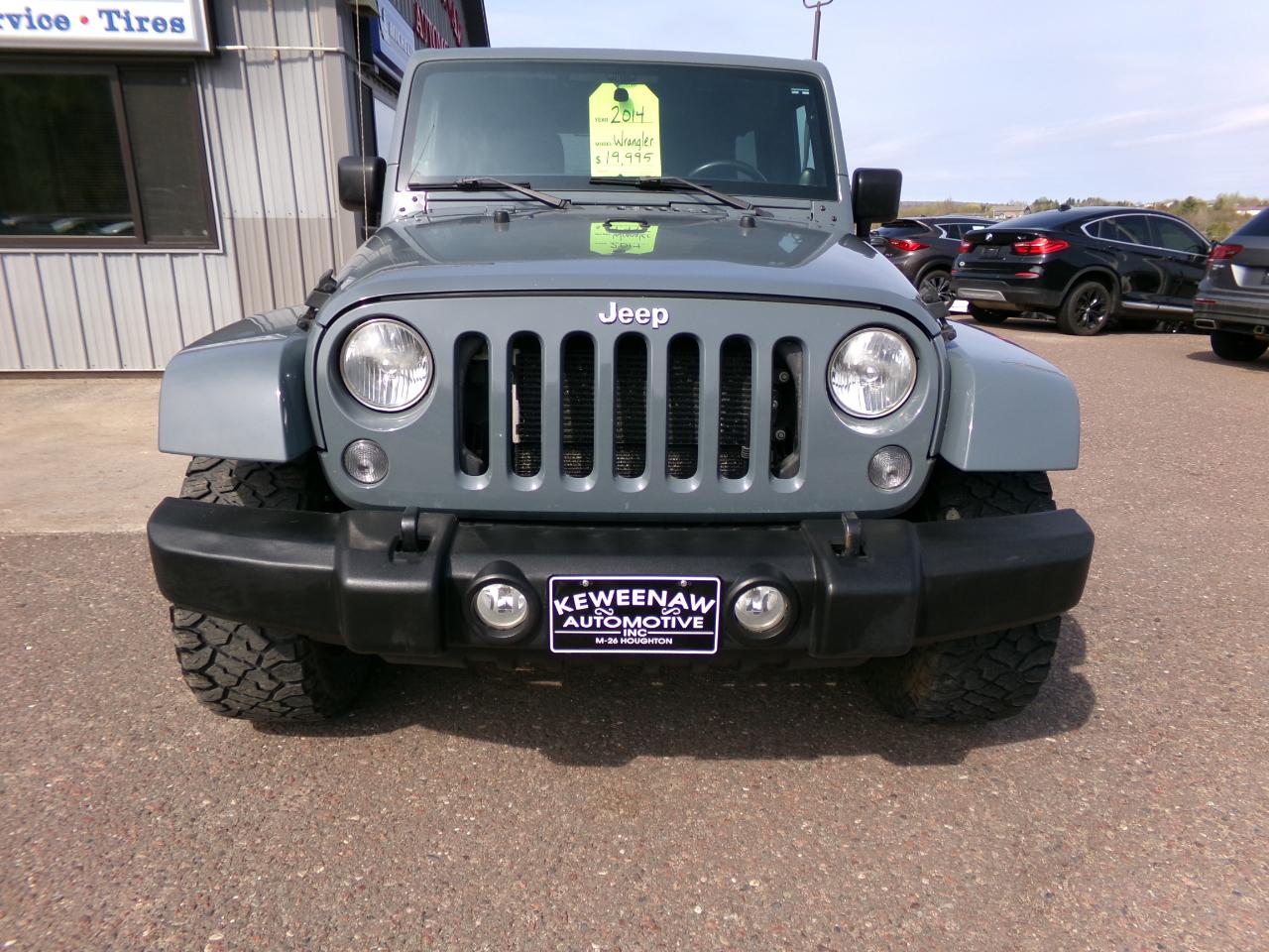 Jeep Wrangler Unlimited 4WD 4dr Sahara 2014