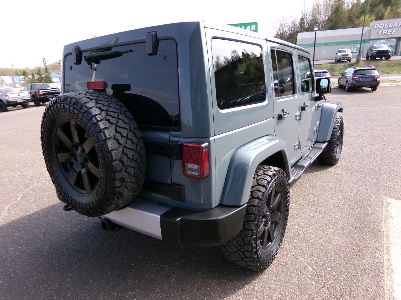 Jeep Wrangler Unlimited 4WD 4dr Sahara 2014
