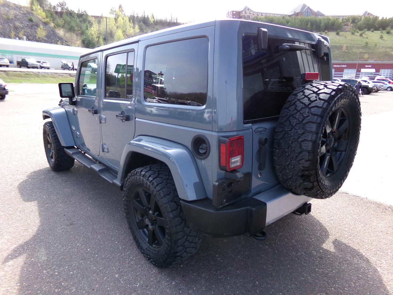Jeep Wrangler Unlimited 4WD 4dr Sahara 2014