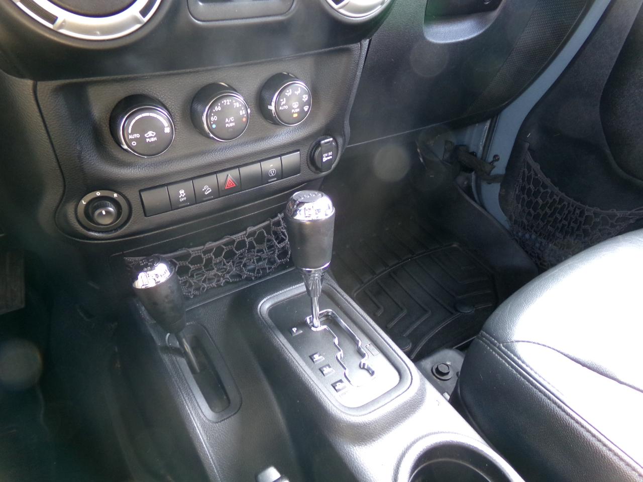 Jeep Wrangler Unlimited 4WD 4dr Sahara 2014