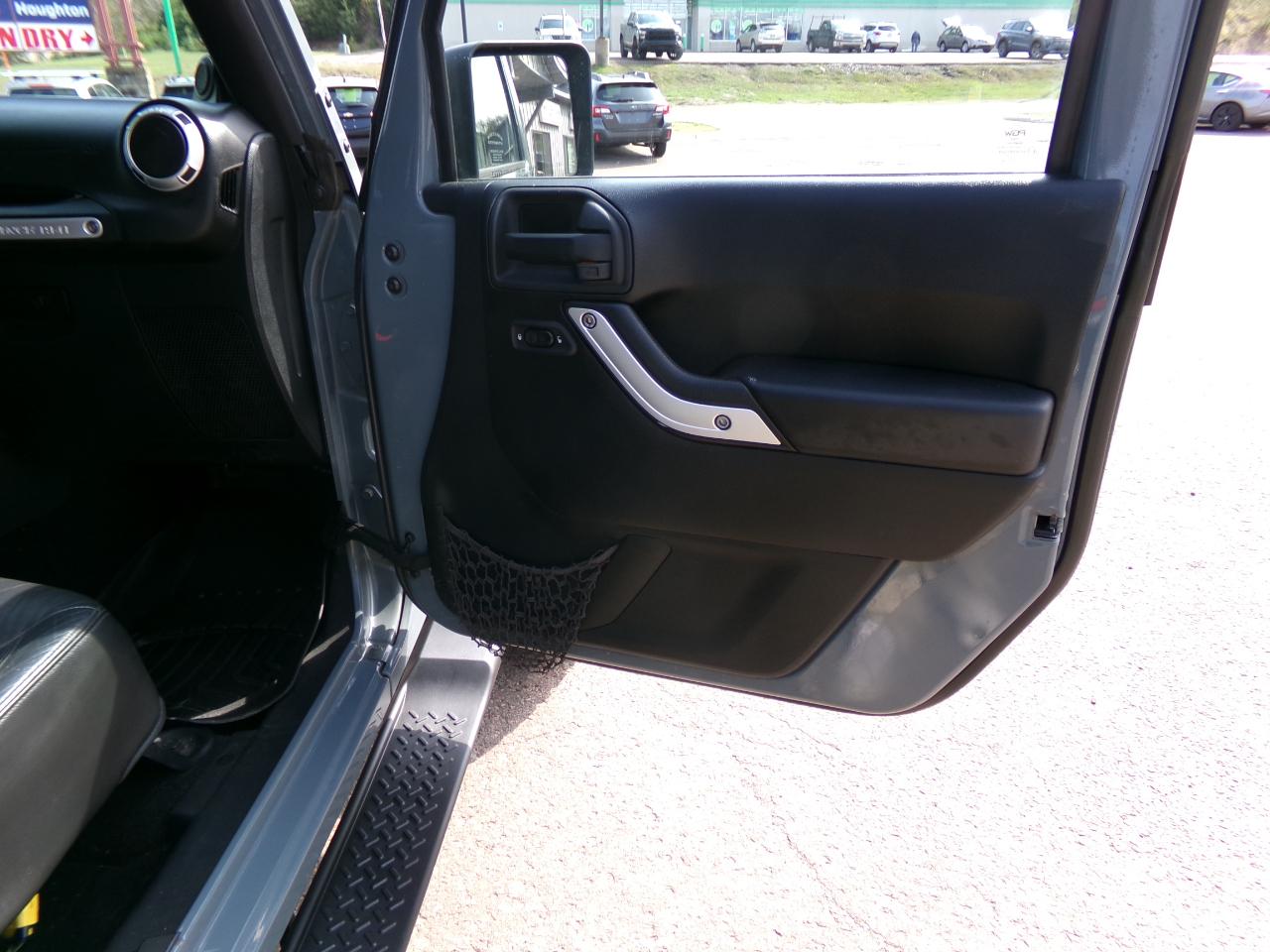 Jeep Wrangler Unlimited 4WD 4dr Sahara 2014