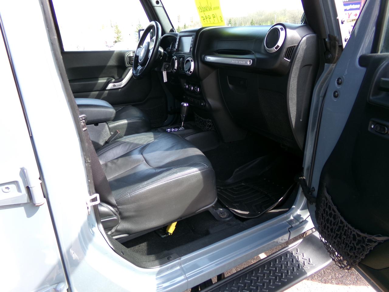 Jeep Wrangler Unlimited 4WD 4dr Sahara 2014