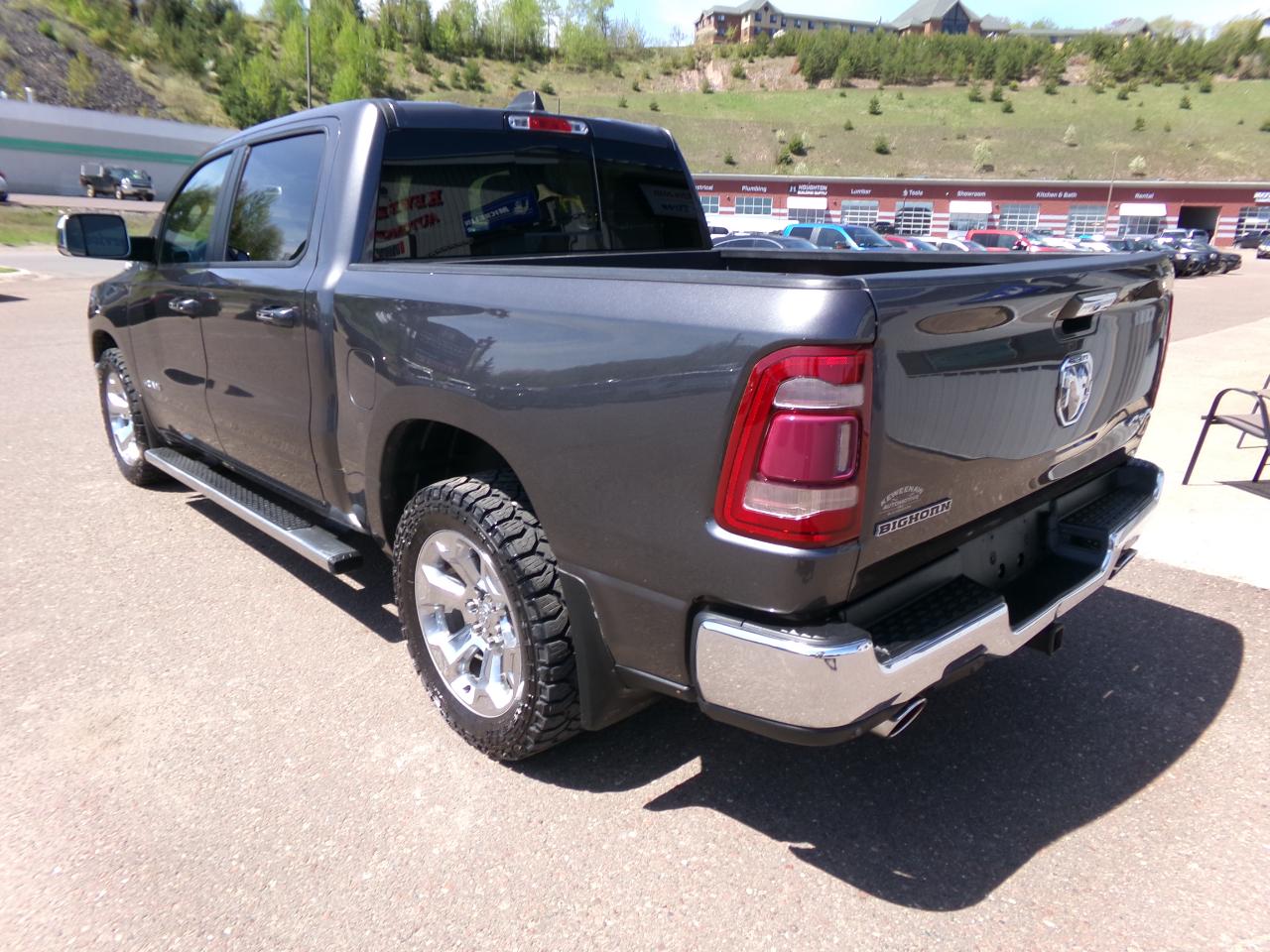 RAM 1500 Big Horn 4x4 Crew Cab 5'7" Box 2019