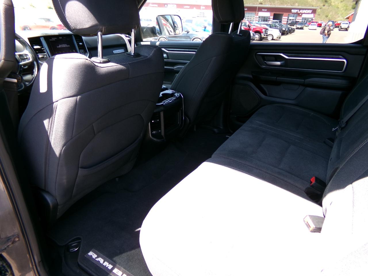 RAM 1500 Big Horn 4x4 Crew Cab 5'7" Box 2019