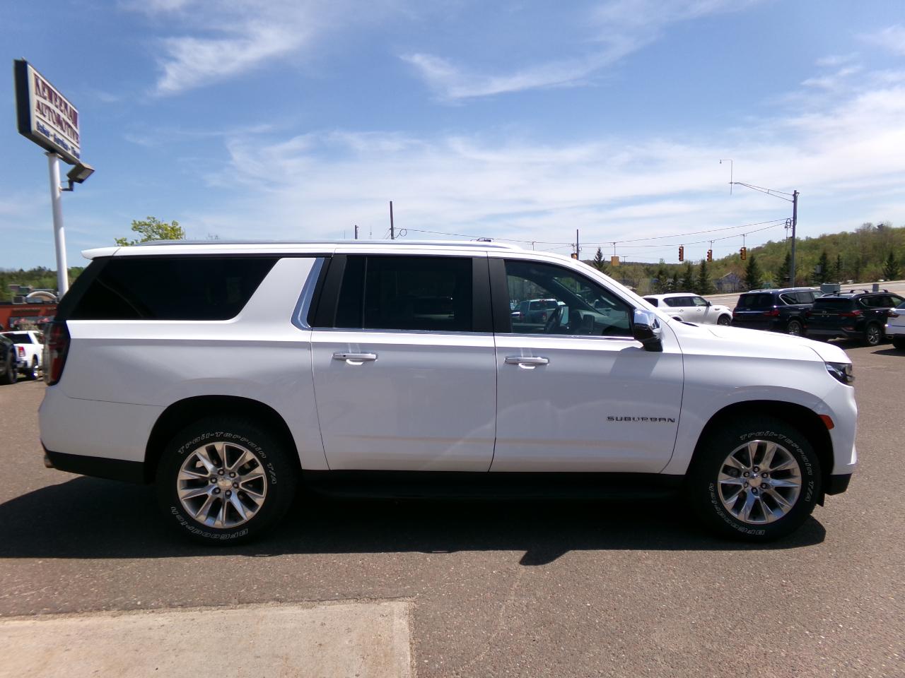 Chevrolet Suburban 4WD 4dr Premier 2023