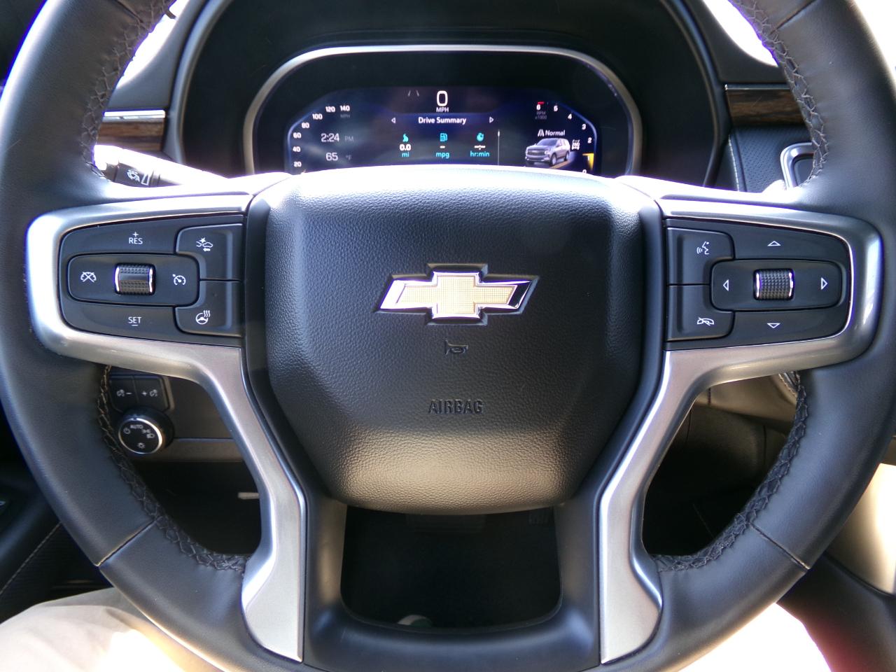 Chevrolet Suburban 4WD 4dr Premier 2023