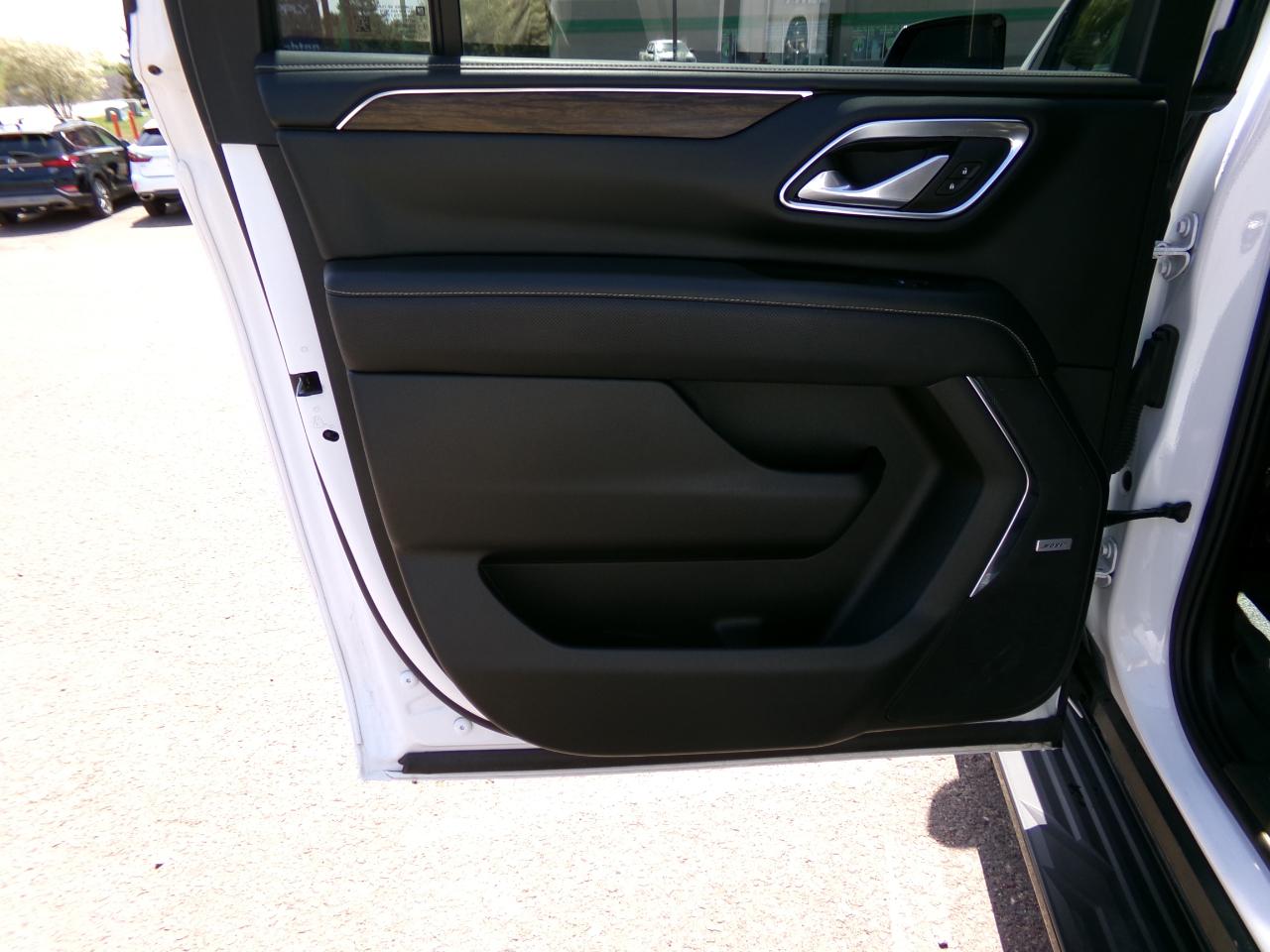Chevrolet Suburban 4WD 4dr Premier 2023