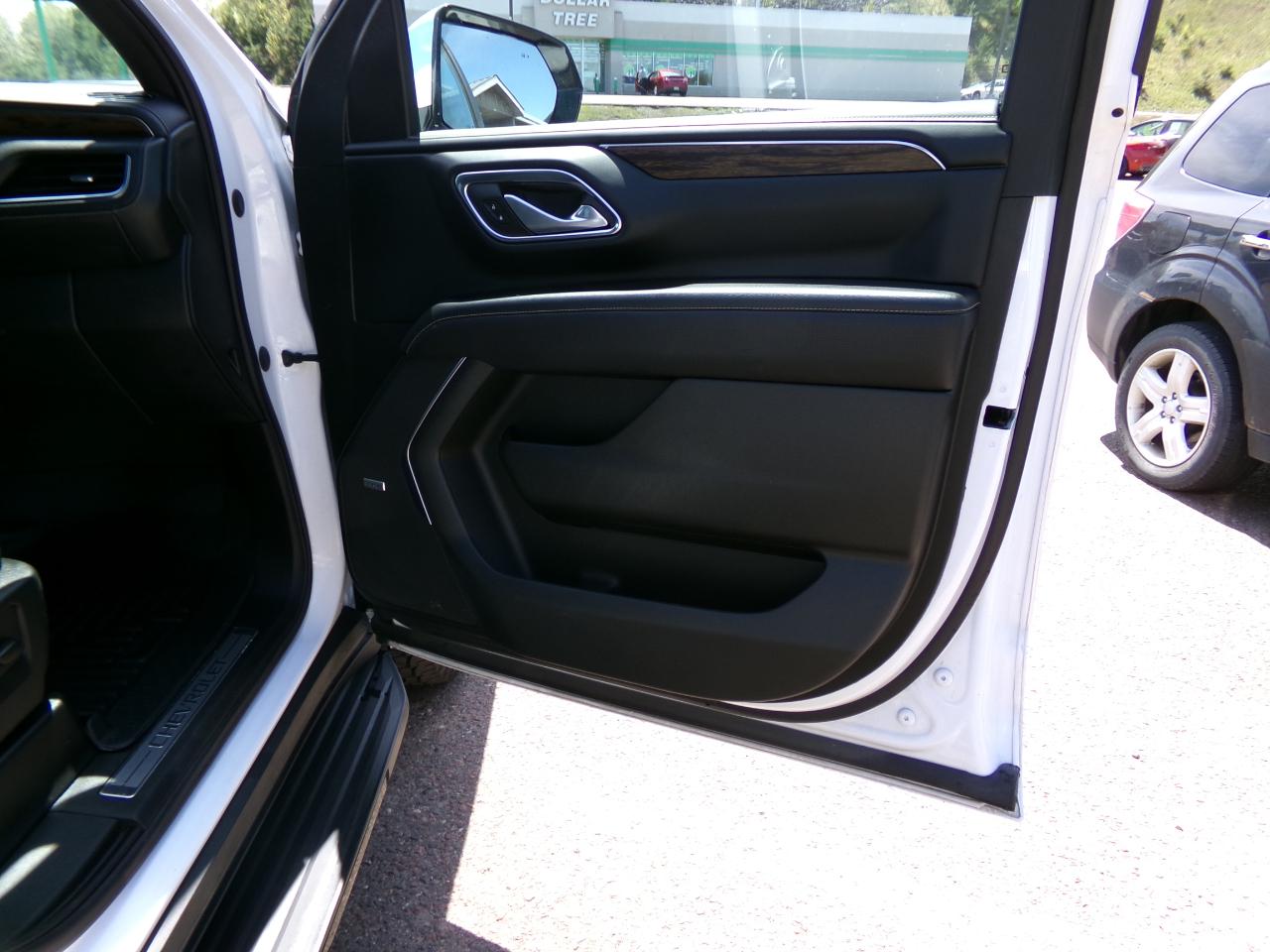 Chevrolet Suburban 4WD 4dr Premier 2023