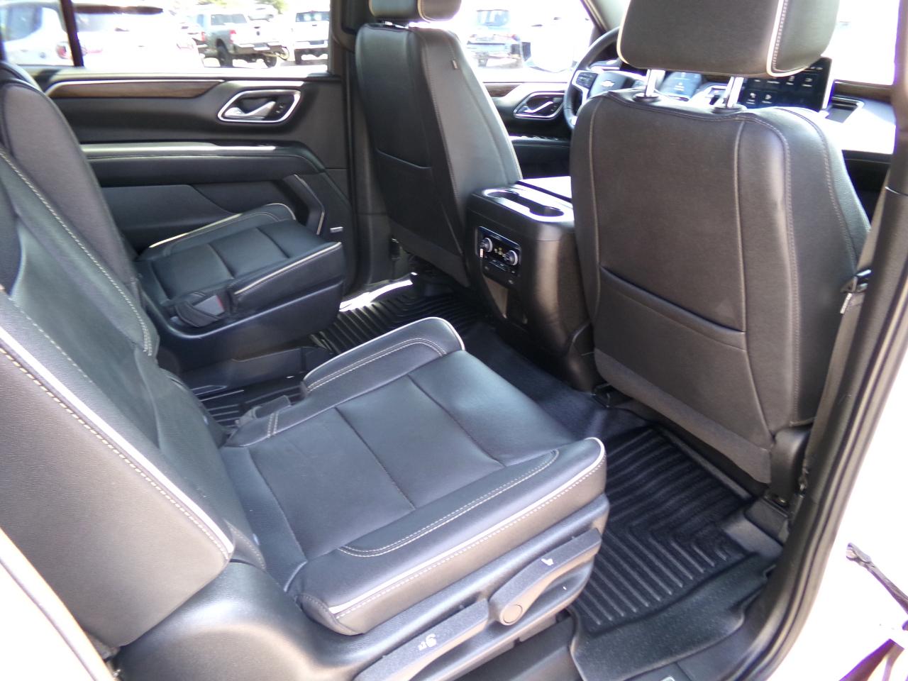 Chevrolet Suburban 4WD 4dr Premier 2023