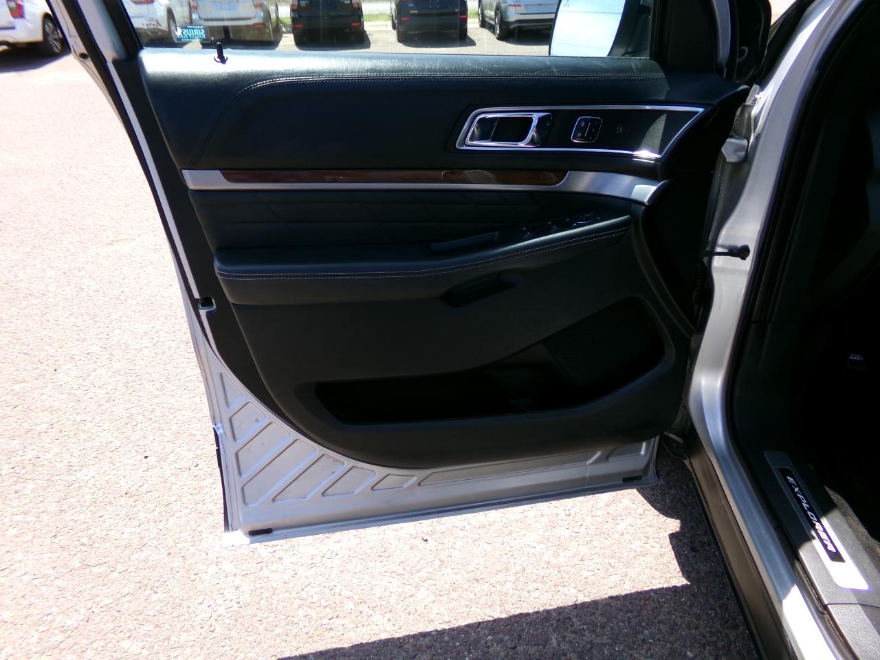 Ford Explorer 4WD 4dr Platinum 2016