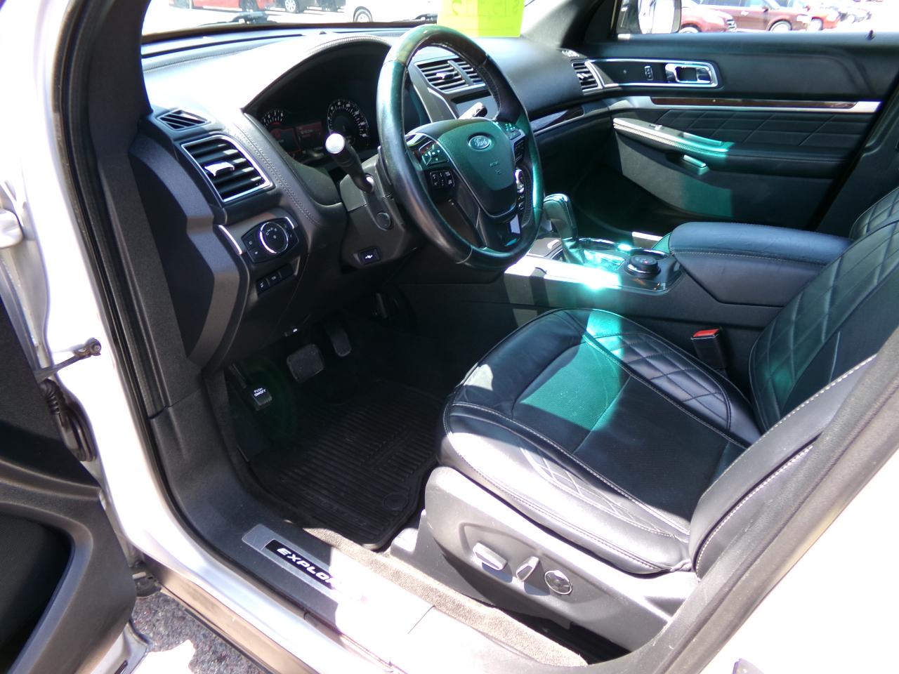 Ford Explorer 4WD 4dr Platinum 2016