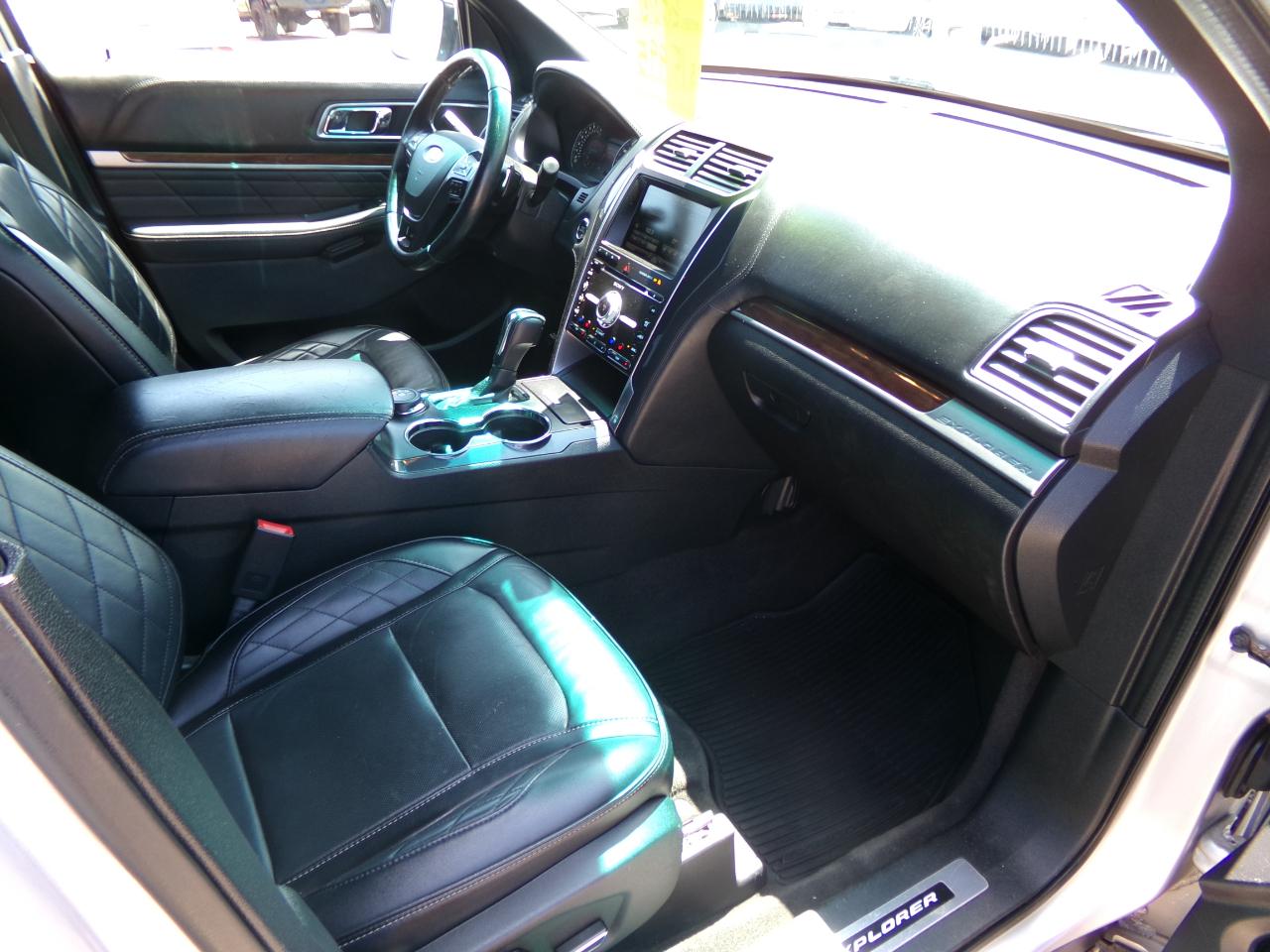 Ford Explorer 4WD 4dr Platinum 2016