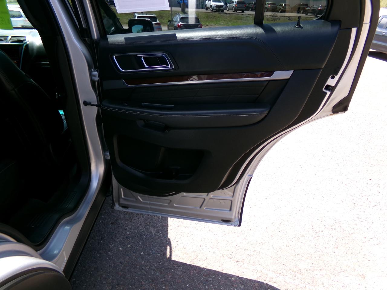 Ford Explorer 4WD 4dr Platinum 2016