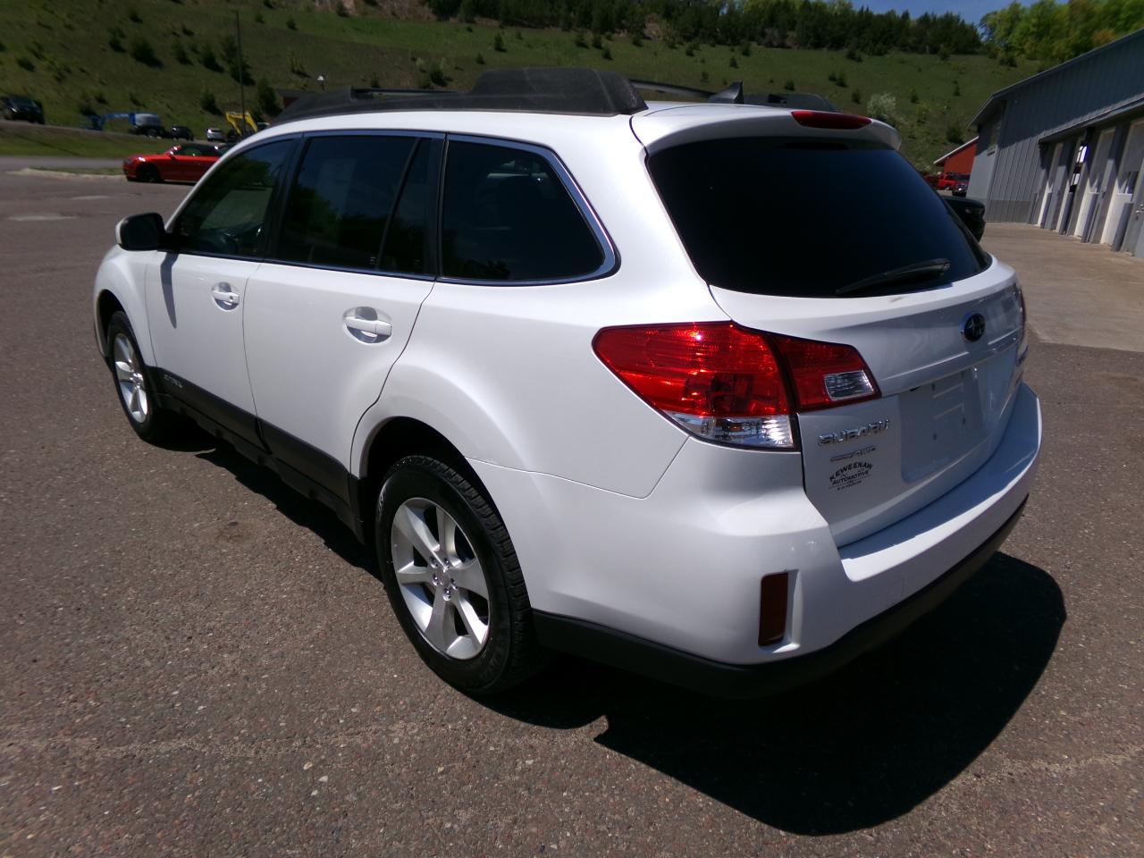 Subaru Outback 4dr Wgn H4 Auto 2.5i Limited 2013